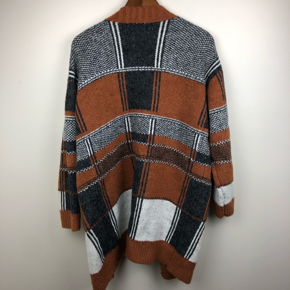 Re named Open Front Cardigan Color Block Sweater - Picture 8 of 8